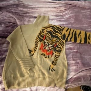 Turtleneck sweater with tiger